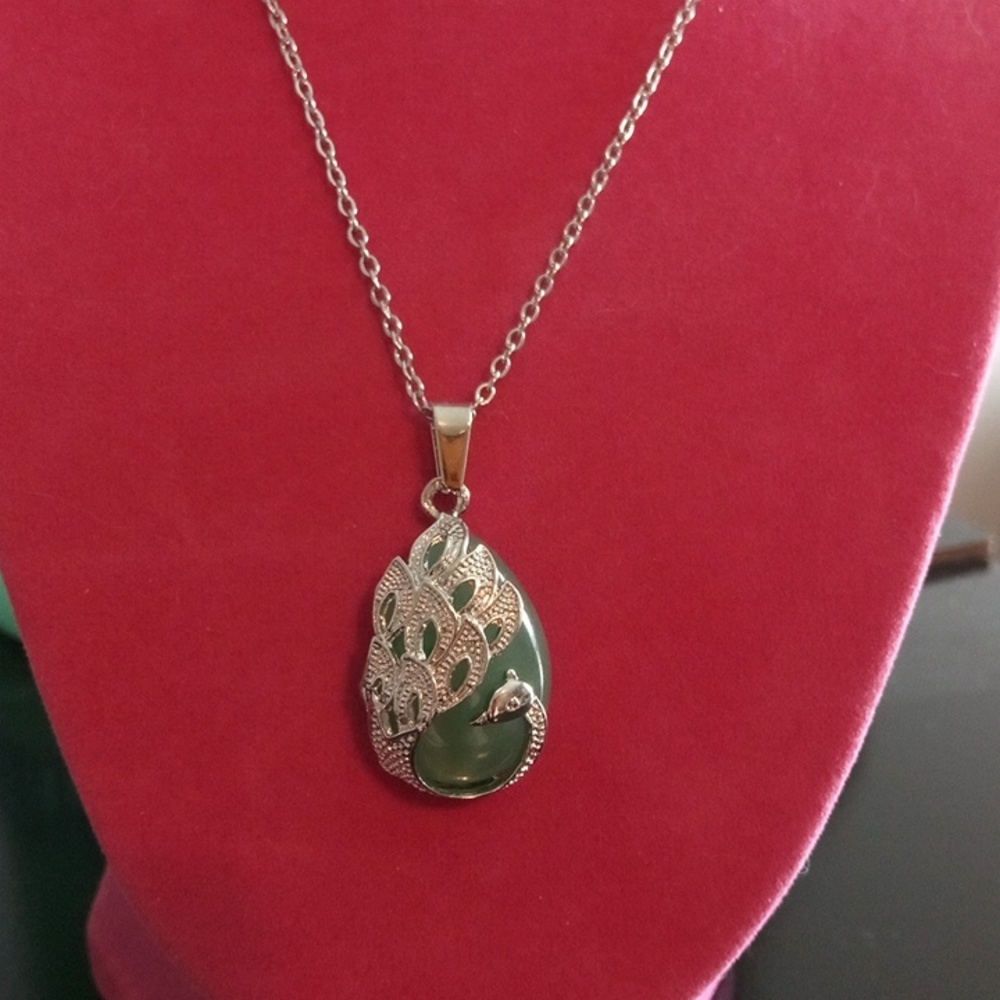 🆕 Silver Peacock Necklace